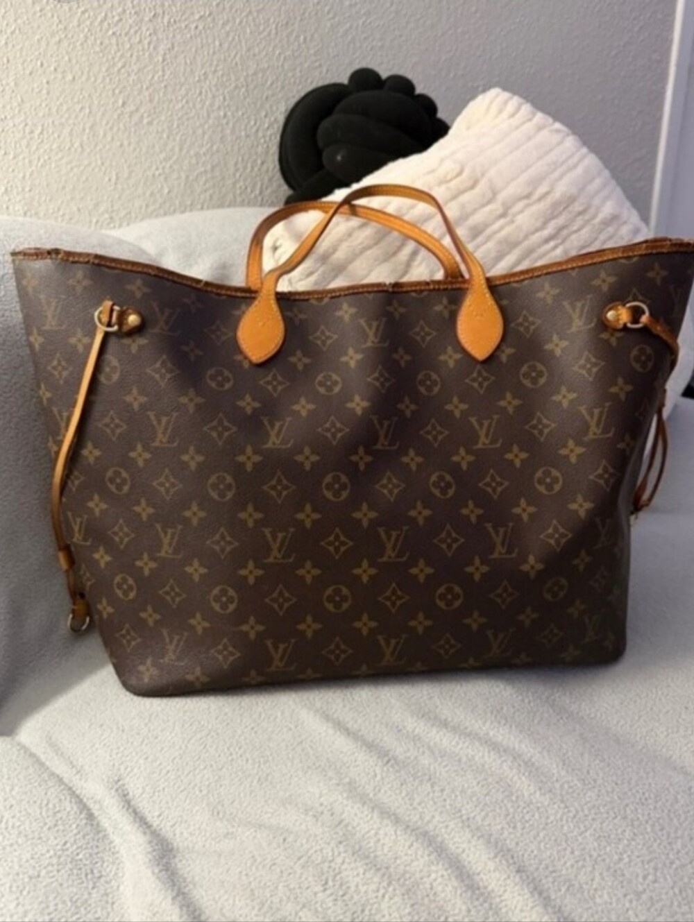 Authentic Louis Vuitton Neverfull GM Large Monogram Canvas Tote in Brown Tan